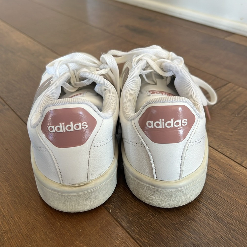 Adidas White and Pink Sneakers Low-Top Design - Picture 3 of 8